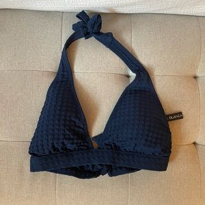 La blanca bikini top